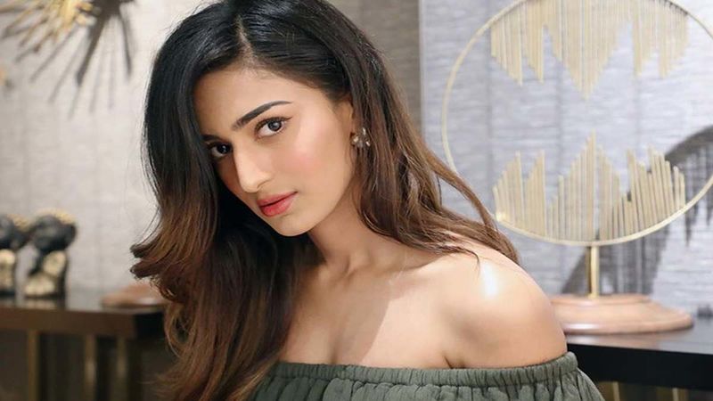 Kasautii Zindagii Kay 2: Erica Fernandes Requests Media To Stop Spreading FAKE Reports About Her COVID-19 Test