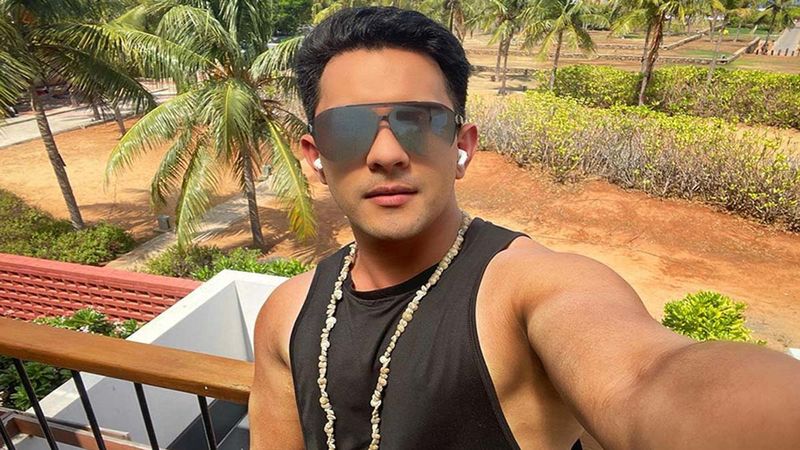 Indian Idol 12: Host Aditya Narayan Shoots For The 70th Episode, Celebrates It In A Total Swag; Watch The Video