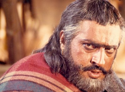 gulshan grover as kesariya vilayati gulshan grover as kesariya vilayati