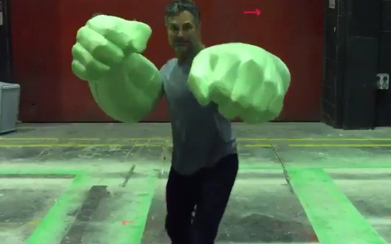 Mark Ruffalo is smashing as Hulk in Thor 3