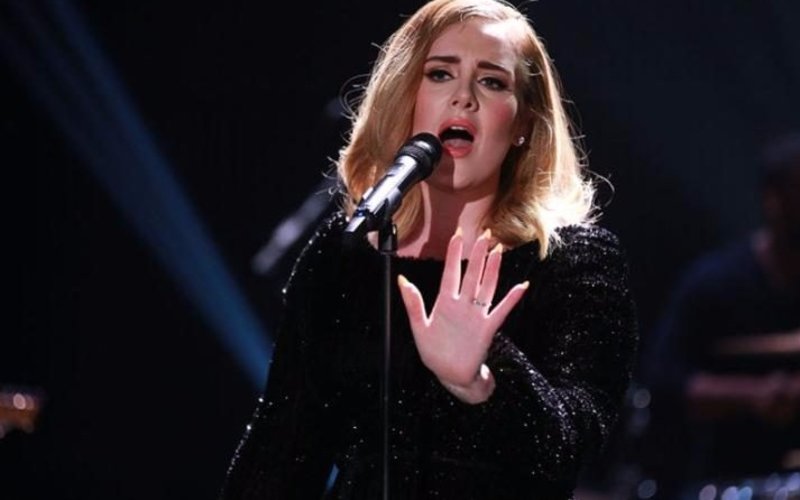 Adele refuses the Super Bowl ‘17