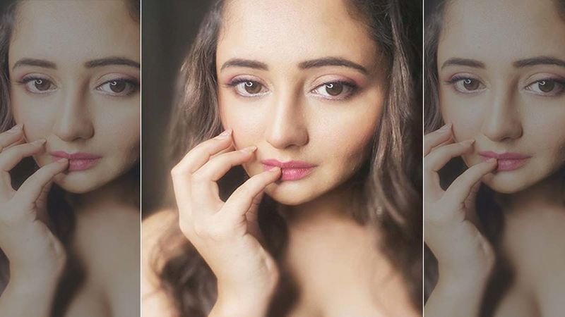 Naagin Actress Rashami Desai Introduces Everyone To Her Stalker And He Isn't A Threat At All