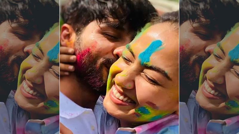 Happy Holi 2021: Shahid Kapoor And Mira Rajput Indulge In Cute PDA As They Celebrate The Festival Of Colours- VIDEO