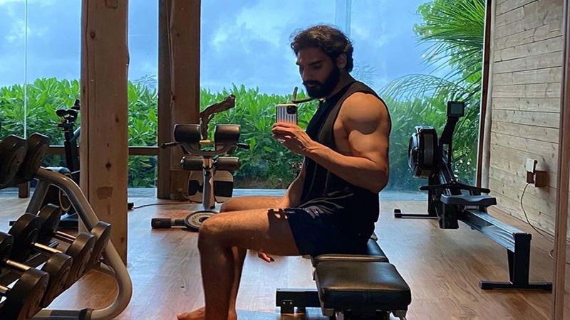 Suniel Shetty's Son Ahan Shetty Sets The Internet On Fire, Drops A Glimpse Of His Workout Session As He Preps For Upcoming Film Tadap