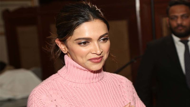 Deepika Padukone Jumps On The Bandwagon Of Social Media Trend Expectation Vs Reality; Posts Pictures After 2 Months