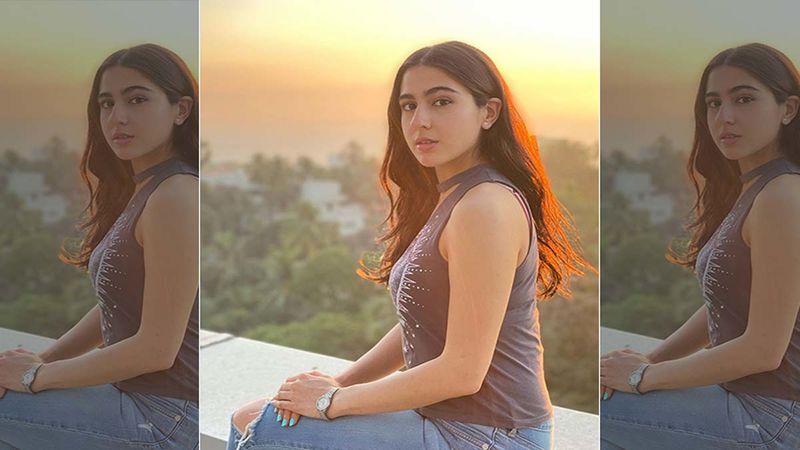Sara Ali Khan Wins Hearts Over The Internet As She Rolls Down Her Car Window And Obliges Kid On Street With A Photo