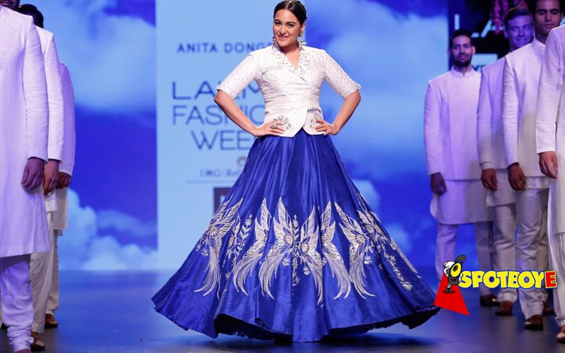 LFW Day 3: Sonakshi has the best time on the catwalk