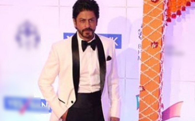 SRK wanted to get drunk and dance at the royal dinner