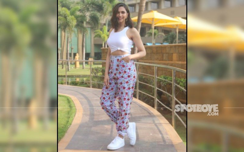 Deepika Padukone's Recent Comfy Yet Chic Look For Alibaug Shoot Is Perfect For A Summer Day