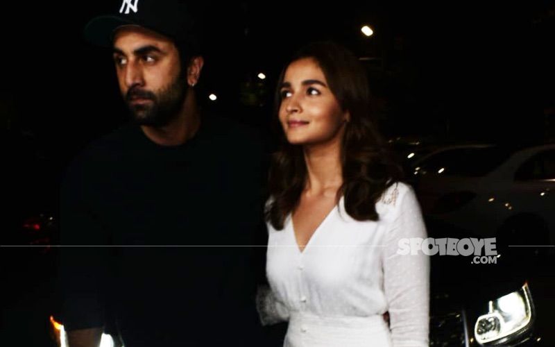 Ranbir Kapoor And Alia Bhatt Turn The Airport Into Their Runway As They Return From Goa Looking All Stylish - VIDEO