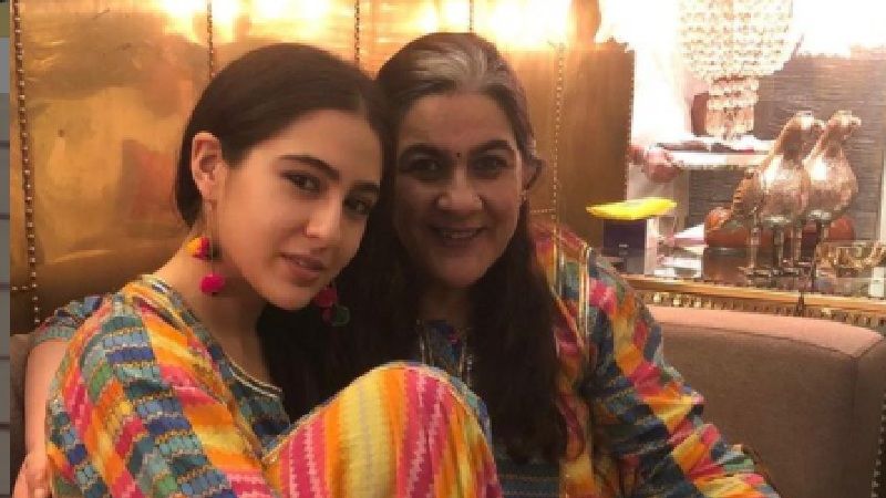 Sara Ali Khan Recalls When People Gave Her Money For Dancing As A Child Thinking She Was A Beggar; Mother Amrita Singh Has The Best Reaction