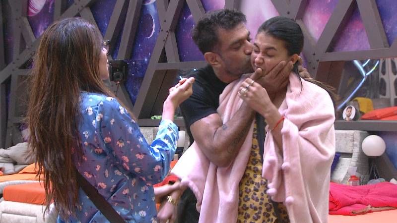 Bigg Boss 14 Day 35 SPOILER ALERT: Housemates To Get Special Gifts From Family On The Occasion Of Diwali 2020