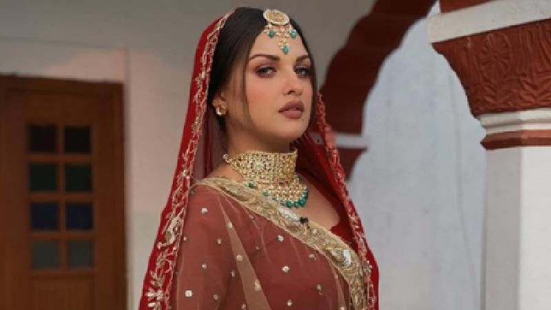 Bigg Boss 13 Fame And Asim Riaz's Ladylove Himanshi Khurana Dresses Up As A Bride; Fans Call Her 'Husn Pari'