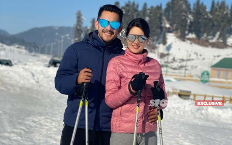 Aditya Narayan And His Wife Shweta Honeymooning In Kashmir; Says 'I Have Been To Switzerland And Believe Me Gulmarg Is Far More Beautiful'- EXCLUSIVE