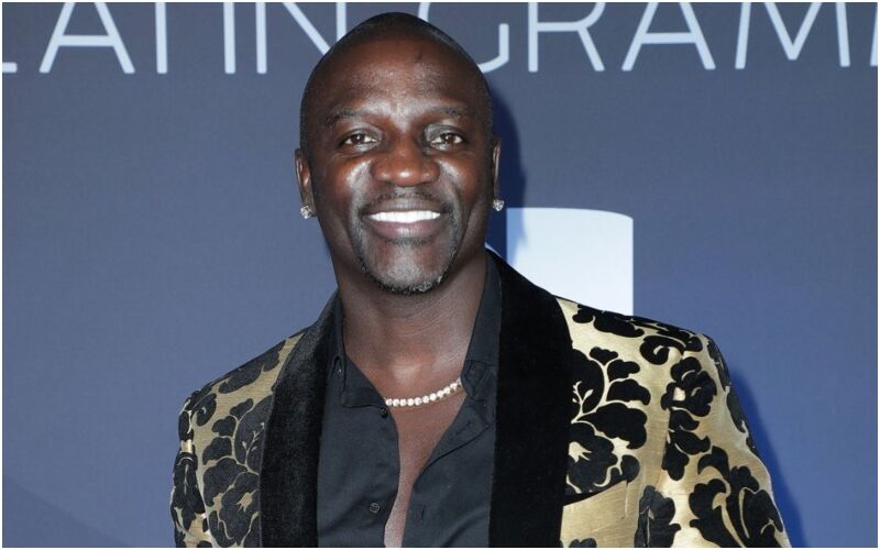 LOL Moment! Akon PERFORMS 'Locked Up' Live When An Alleged Pedophile Gets Arrested During Russian YouTuber Vitaly