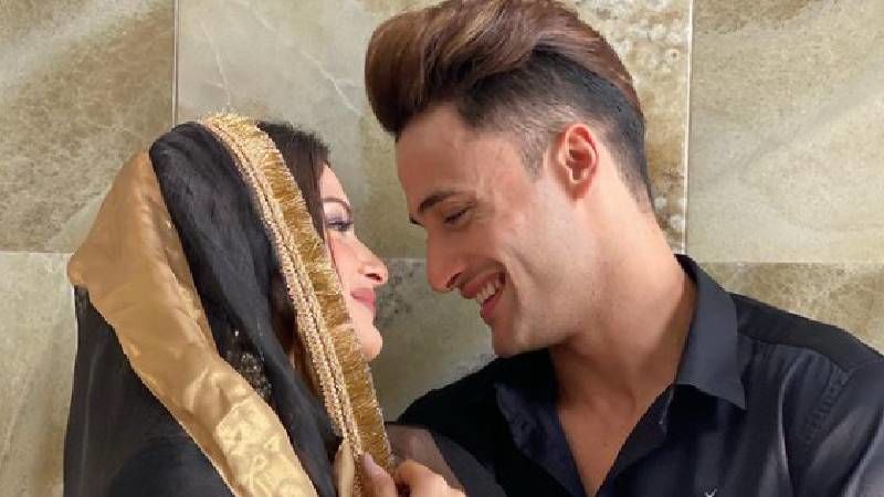 Himanshi Khurana Gets Candid About Marriage Plans With BF Asim Riaz, Doing Intimate Scenes And More