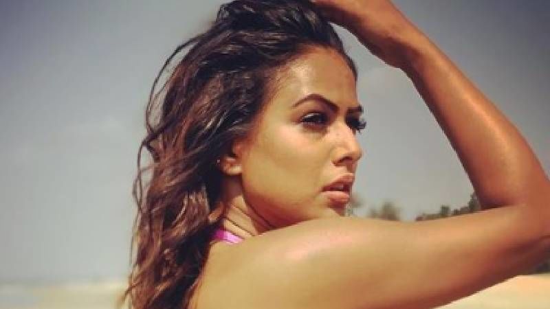 Nia Sharma Enjoys A Beach Volleyball Session Wearing The Sexiest Black Bikini - PICS INSIDE