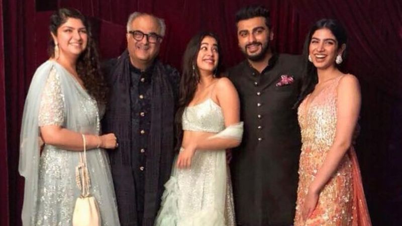 Anshula Kapoor Gives A Glimpse Of Her Family Whatsapp Group Chat With Arjun Kapoor, Janhvi Kapoor; It's Hilarious AF