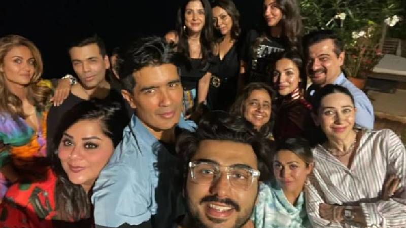 Karan Johar Has A 'Catching Up' Session With Besties; Arjun Kapoor, GF Malaika Arora, Karisma Kapoor, Gauri Khan And Others Enjoy A Fun Evening - INSIDE PICS