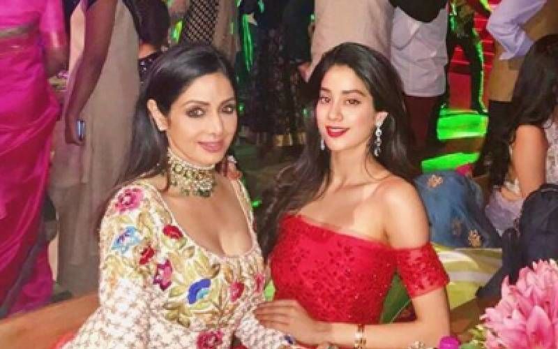 Janhvi Kapoor Looks Splitting Image Of Her Mother Sridevi As She 'Pretends To Live In 1950s' In Her Latest Set Of Pictures