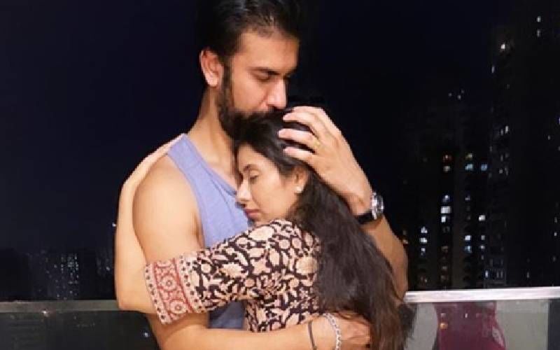 Charu Asopa And Rajeev Sen Patch Up; Wifey Reveals She Made Her Hubby Sign A Letter That He'll Never Leave Again - DEETS INSIDE