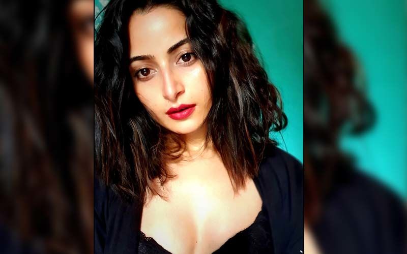 Ghum Hai Kisikey Pyaar Mein's Aishwarya Sharma Gets Trolled For Making Fun Of Her Roka Ceremony; Actress Gives A Befitting Reply To Trolls