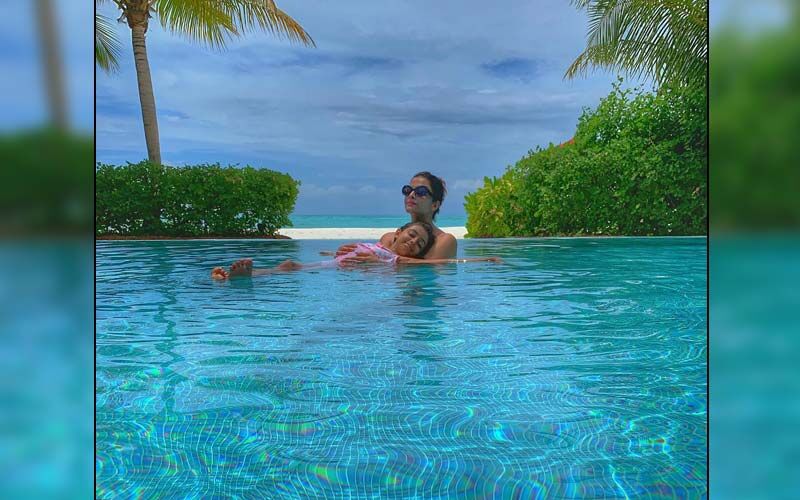 VIRAL! Aishwarya Rai Bachchan Chills In The Pool With Daughter Aaradhya In Throwback Picture From Maldives Clicked By Abhishek Bachchan
