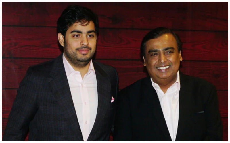 Mukesh Ambani-Akash Ambani Spotted Strolling On Streets Of London! Son Tires To Match Father’s Speed In This Adorable Video-WATCH