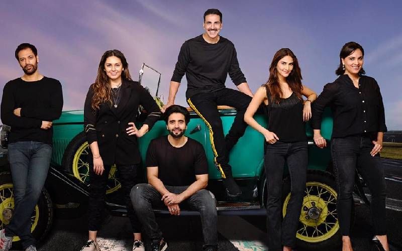 Bell Bottom: Akshay Kumar Shares A Happy Picture With Vaani Kapoor, Lara Dutta, Huma Qureshi; Announces Film Will Go On Floors Next Month