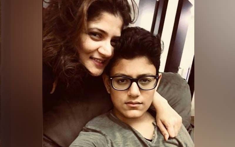 Srabanti Chatterjee Fuck - Srabanti Chatterjee Shares An Adorable Picture With Her Son On Instagram