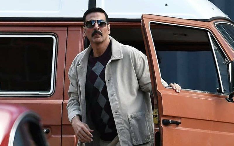 Bell Bottom UPDATE: Akshay Kumar Begins Shooting In Scotland; Check Out His Stylish Retro Look– See Pics