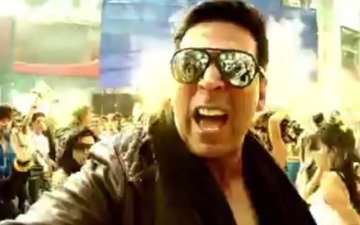 Akshay Says 'ishq Kutta Hai' - The Shaukeens | Song Review