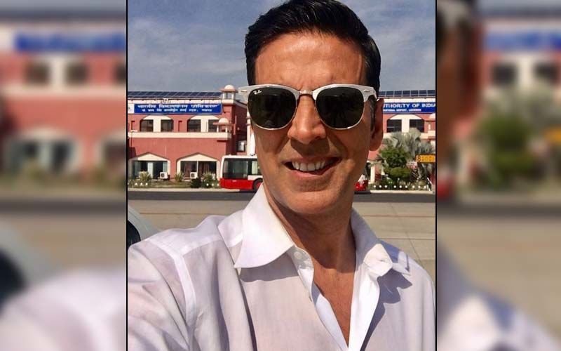 Akshay Kumar Obliges Army Officer With A Pic; Actor's Kind Gesture Wins Hearts, Fans Say 'Proud Of You' -VIDEO INSIDE