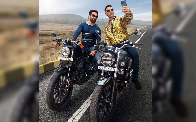 Akshay Kumar And Emraan Hashmi Collaborate For A Film Titled 'Selfiee'; Actors Treat Fans With Goofy Posters -Check Out