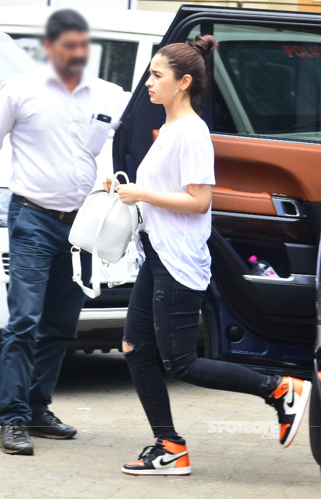 For A Dinner Date With Girlfriend Alia Bhatt, Ranbir Kapoor Looks Snazzy In  A Rs 90K Dior Shirt And Nike Sneakers