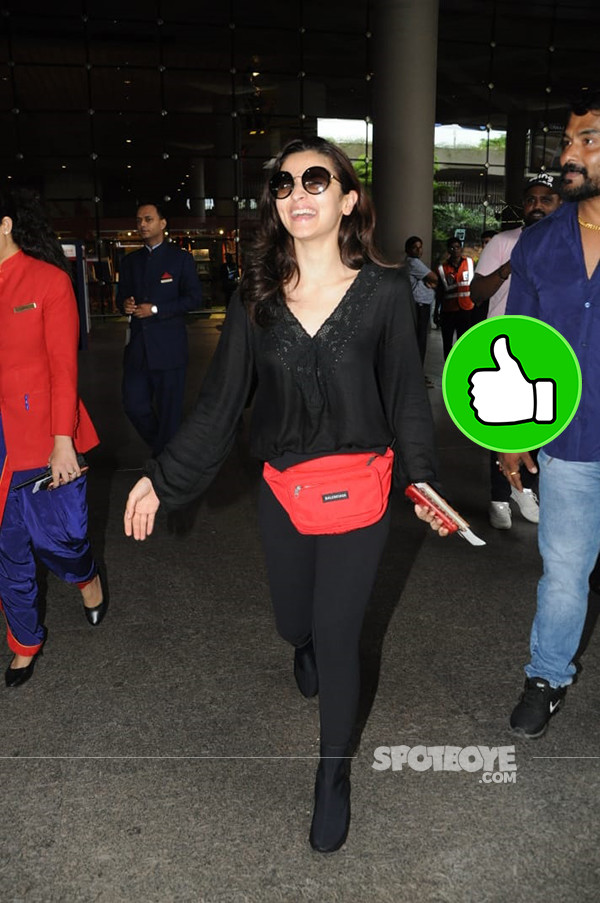 Alia Bhatt Spotted At Mumbai Airport