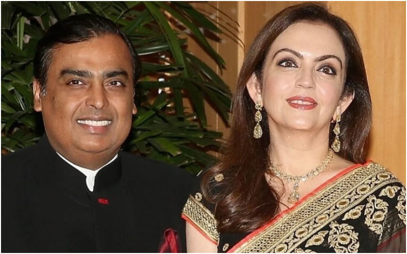 Neeta Ambani Xxx Photo - Nita Ambani Turns Heads As She Dons A Gorgeous Hand Embroidered Silk  'Marodi' Suit With Patan Patola 'Dupatta' And Costs A Whooping Rs. 87000