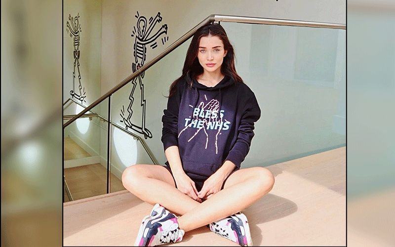 Use Your Staircase At Home To Keep Fit; Amy Jackson Shows How Do It