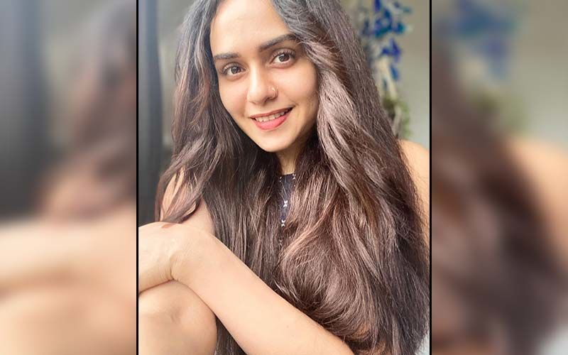 Amruta Khanvilkar's Extravaganza In A Black Thigh Slit Gown Dazzles M-Town