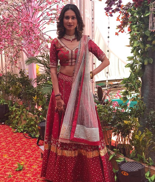 BEST DRESSED & WORST DRESSED Of The Week: Drashti Dhami, Vahbiz Dorabjee,  Mouni Roy, Sanjeeda Sheikh Or Aneri Vajani?