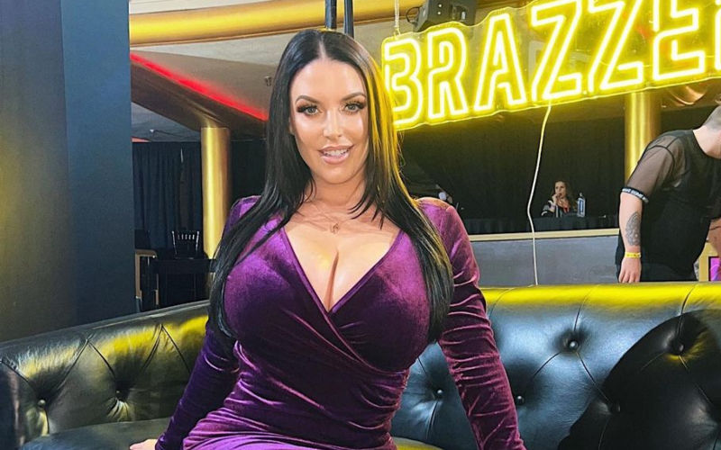 WHAT?! Pornstar Angela White Wants To Have S*X With Aliens? Shares Her Most Bizarre Sexual Fantasy-READ BELOW