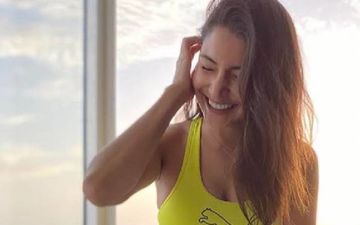 Anushka Sharma Gorges On Delicious Vada Pav As The Weather Demands For It - PIC INSIDE