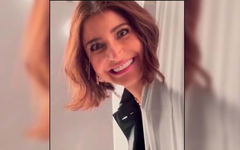Anushka Sharma Treats Fans With A Goofy Video; Actress' Smile Has Arjun Kapoor Concerned For Vamika, Ranveer Singh's Reaction Is All Of Us -WATCH