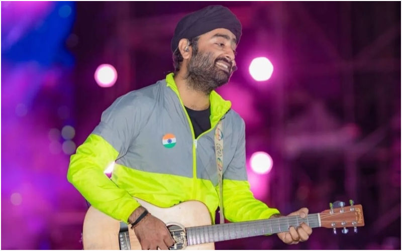 Zarine Khansex - Arijit Singh Creates Magic With His Soulful Rendition Of 'Jhoome Jo  Pathaan' At Pune Concert! His