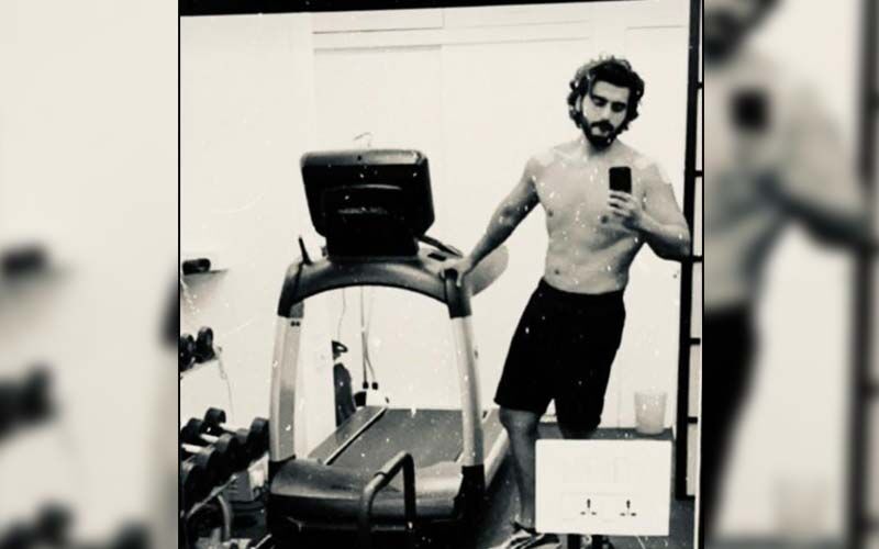 Arjun Kapoor Flaunts His Transformation, Celebrates His Abs; But Does Not Want To Party Yet-SEE Photos