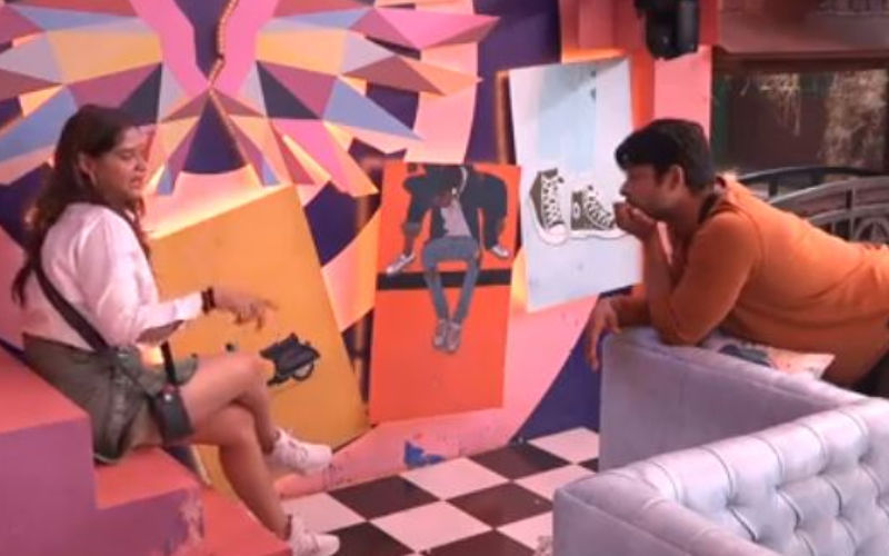 Bigg Boss 13: Arti Singh Suffers An Anxiety Attack Post Fight With Sidharth Shukla; Twitter Stands Divided