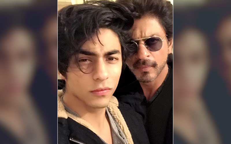 THIS Throwback Picture Of Shah Rukh Khan With Baby Aryan Khan Is CUTEST Of All