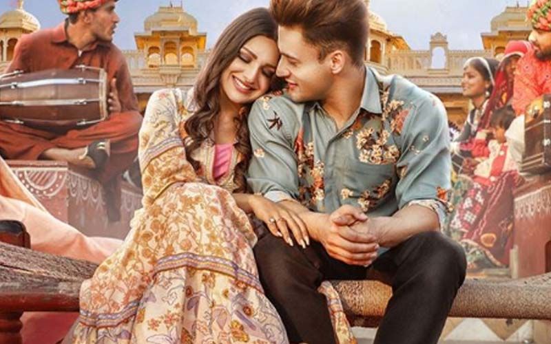 Neha Kakkar's Kalla Sohna Nai FIRST LOOK: Asim Riaz And Himanshi Khurana Put Their Romance On Display