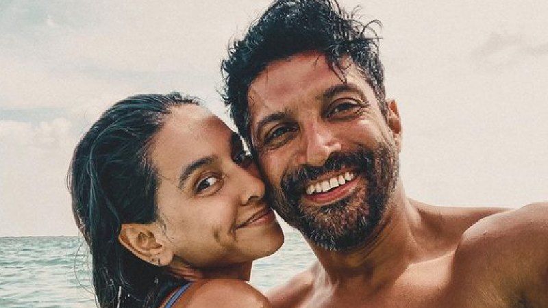 Shibani Dandekar Posts A Cosy Picture With Farhan Akhtar; Calls Her Beau ‘Everything’- See Pic