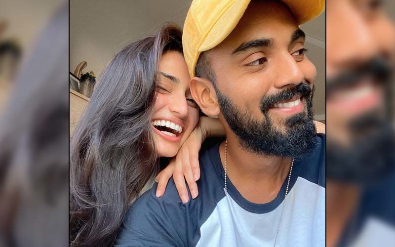 Athiya Shetty's Latest Photo Has Fans Convinced That She Is With Rumoured Boyfriend KL Rahul In England